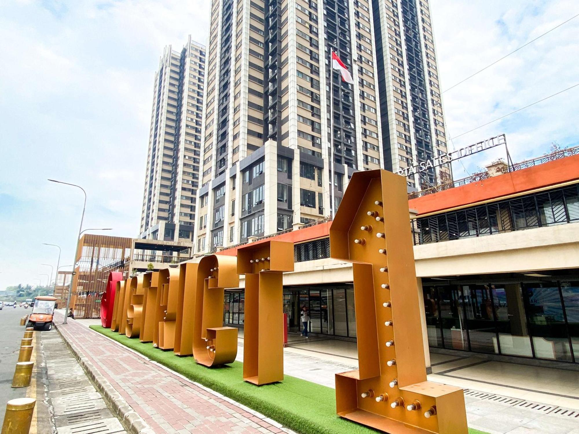 Spacious And Homey 2br At Meikarta By Travelio Apartemen Cikarang